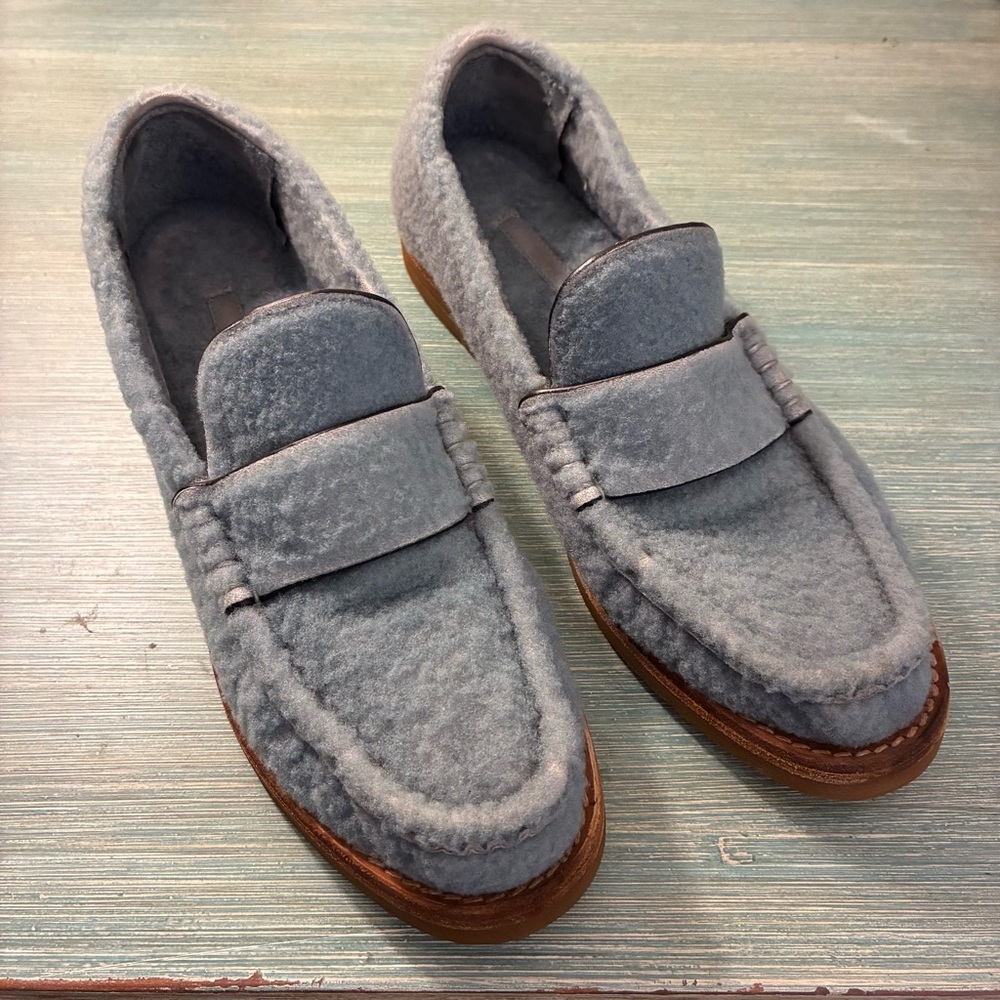 Stuart Weitzman Women’s Bromley Shearing Loafers Dovechi Blue 5.5 M